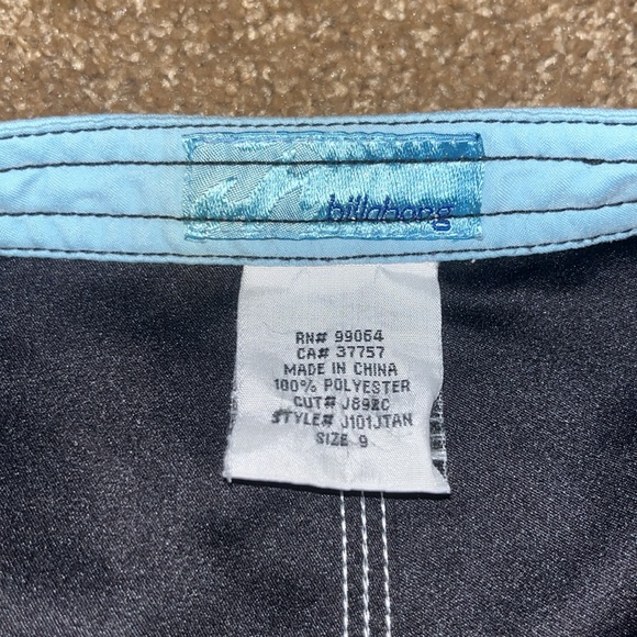 BILLABONG SURF SHORTS - Picture 4 of 6